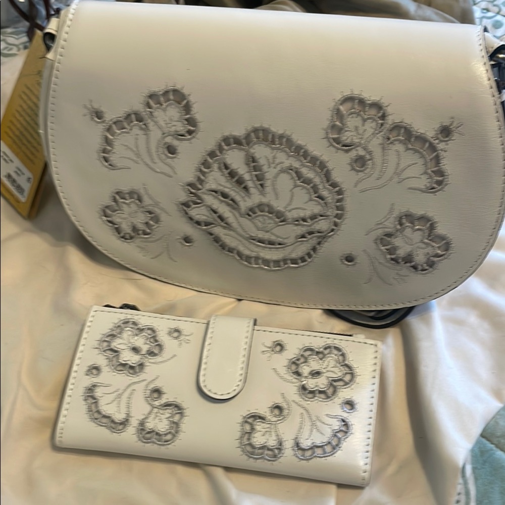 Patricia Nash French Lace Crossbody Bag Matching wallet white new